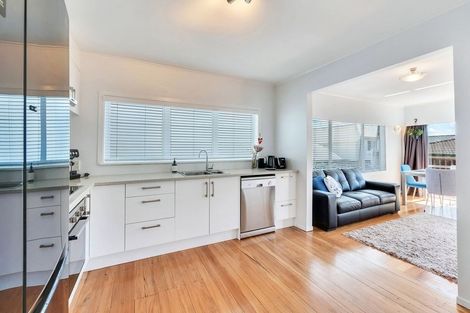 Photo of property in 1 Newington Road, Henderson, Auckland, 0612