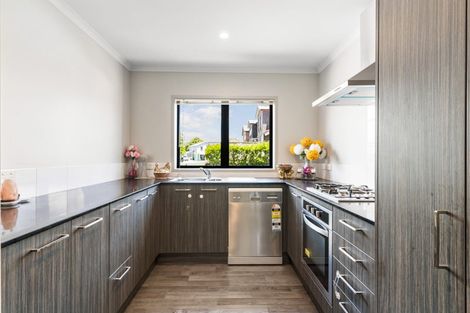 Photo of property in 24 Tutuwhatu Crescent, Weymouth, Auckland, 2103
