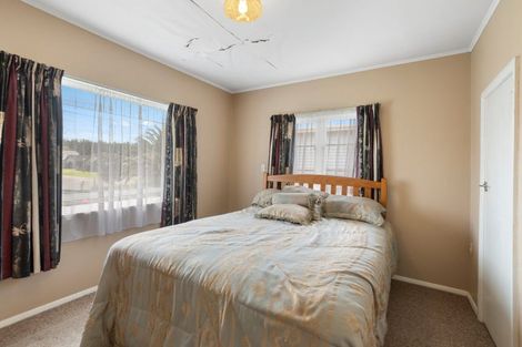 Photo of property in 6 Seabury Avenue, Foxton Beach, Foxton, 4815