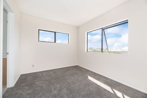 Photo of property in 8 Myra G Place, Stanmore Bay, Whangaparaoa, 0932