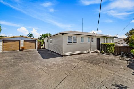 Photo of property in 114a Mcleod Road, Te Atatu South, Auckland, 0610