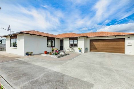 Photo of property in 11 Central Park, Paraparaumu Beach, Paraparaumu, 5032