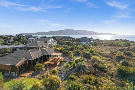 Photo of property in 263 Manly Street, Paraparaumu Beach, Paraparaumu, 5032