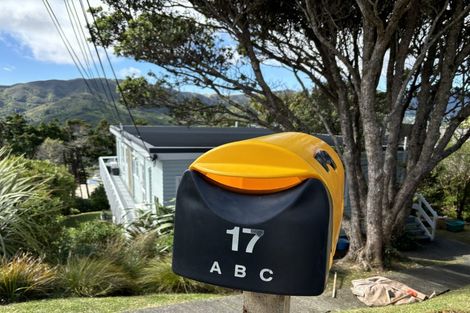 Photo of property in 2/17 Huntingdon Street, Northland, Wellington, 6012