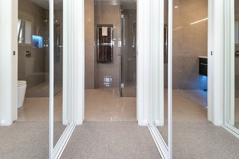 Photo of property in 8 Gulf Crest, Bucklands Beach, Auckland, 2012