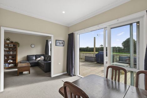 Photo of property in 264 Egmont Road, Hillsborough, New Plymouth, 4372