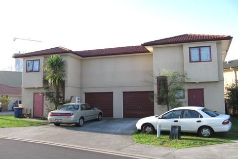 Photo of property in 7/1 Juliana Way, Glendene, Auckland, 0602
