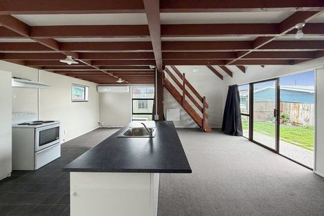 Photo of property in 84b Manuka Street, Castlecliff, Whanganui, 4501