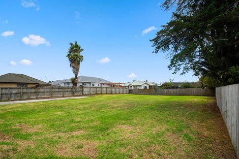Photo of property in 14 Aitkenhead Court, Parakai, 0830