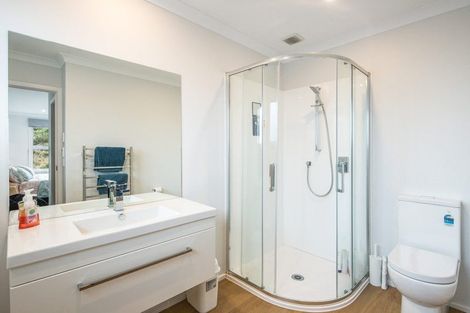 Photo of property in 3 Riroriro Close, Crofton Downs, Wellington, 6035