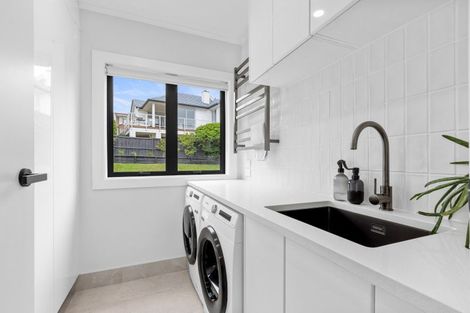 Photo of property in 23 Braemar Road, Rothesay Bay, Auckland, 0630