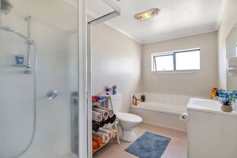 Photo of property in 8 Hansen Place, Takanini, 2112