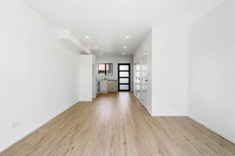 Photo of property in 25 Eileen Newey Place, Henderson, Auckland, 0612