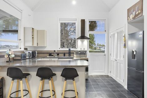 Photo of property in 3/201 Victoria Street, Cambridge, 3434