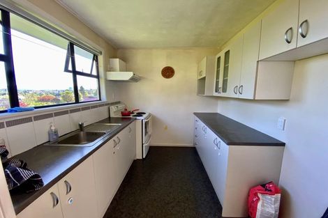 Photo of property in 24 School Road, Te Atatu South, Auckland, 0610