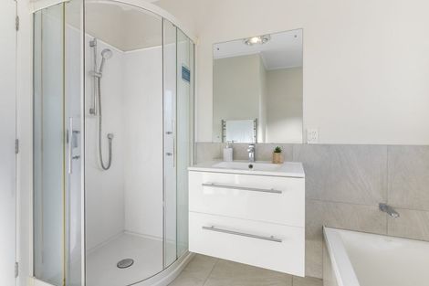 Photo of property in 32 Landon Avenue, Mangere East, Auckland, 2024