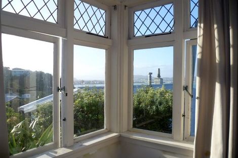 Photo of property in 9 Hungerford Road, Lyall Bay, Wellington, 6022