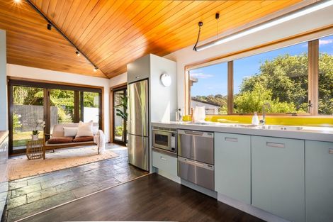 Photo of property in 14 The Crowsnest, Whitby, Porirua, 5024