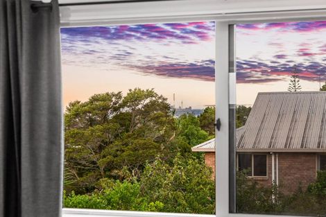 Photo of property in 223a Don Buck Road, Massey, Auckland, 0614