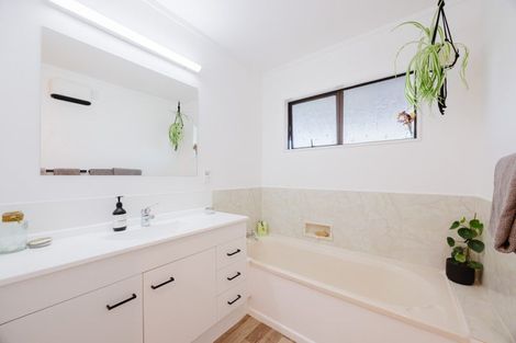 Photo of property in 2 Willow Grove, Waipukurau, 4200