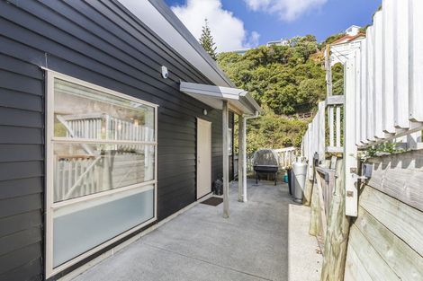 Photo of property in 32 Farnham Street, Mornington, Wellington, 6021
