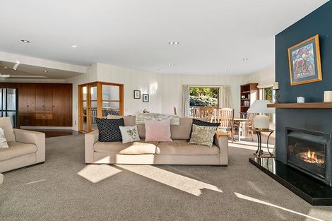 Photo of property in 15 Morrows Mead, Wanaka, 9305