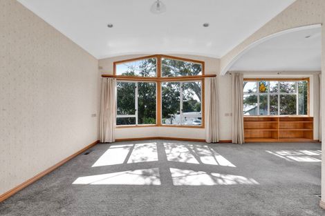 Photo of property in 64 Waiwaka Terrace, Strandon, New Plymouth, 4312