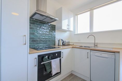 Photo of property in 12 Mataroa Avenue, Northland, Wellington, 6012