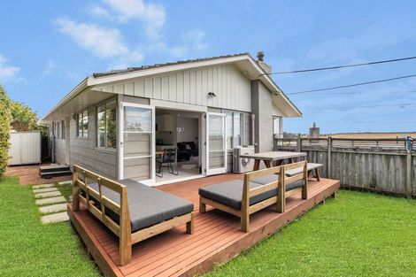 Photo of property in 1/16 Stanley Road, Glenfield, Auckland, 0629