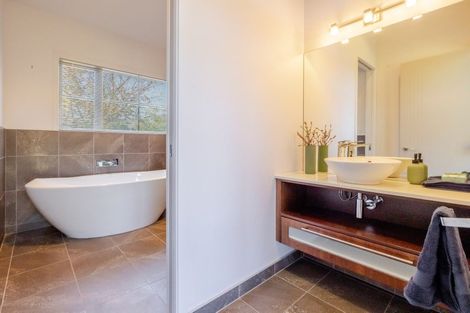 Photo of property in 80 Kent Terrace, Taradale, Napier, 4112