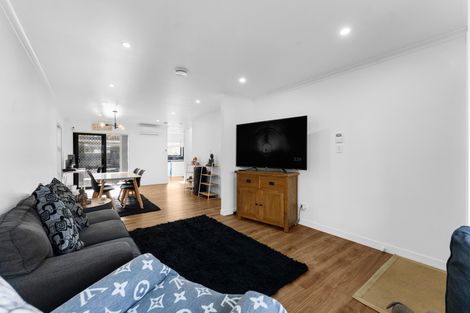 Photo of property in 127e Russell Road, Manurewa, Auckland, 2102