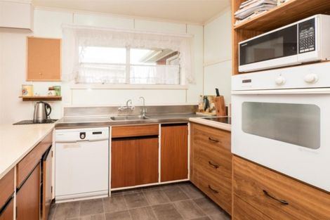 Photo of property in 23 Milmoe Street, Hawera, 4610