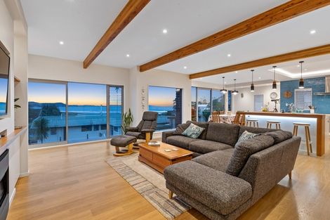 Photo of property in 37 Rosario Crescent, Red Beach, 0932