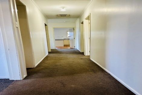 Photo of property in 57 Rathgar Road, Henderson, Auckland, 0610