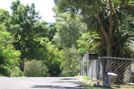 Photo of property in 9 Mcglashen Place, Beach Haven, Auckland, 0626