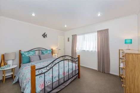 Photo of property in 38a Holiday Road, Stanmore Bay, Whangaparaoa, 0932