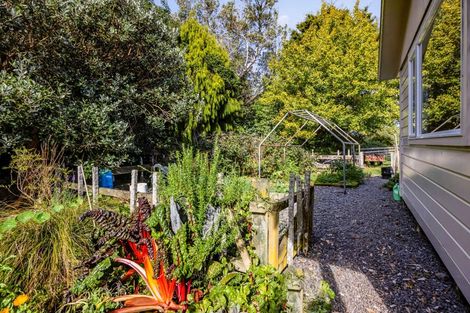 Photo of property in 724 Ararata Road, Ararata, Hawera, 4674