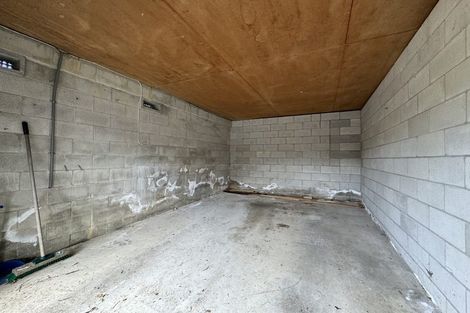 Photo of property in 2/4 Mahuta Grove, Northcote, Auckland, 0627