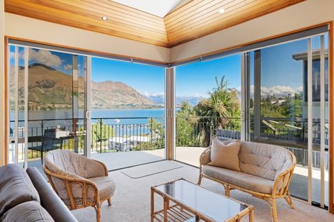 Photo of property in 10 Lismore Street, Wanaka, 9305