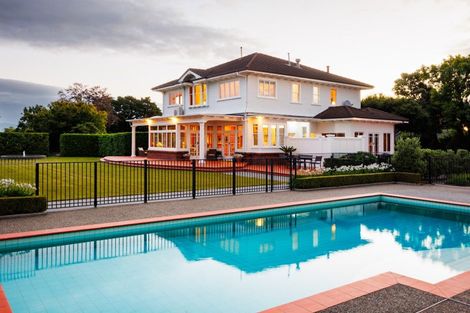 Photo of property in 4 Sierra Court, Roslyn, Palmerston North, 4414