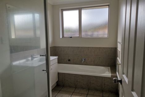 Photo of property in 14 Nykki Place, Papakura, 2110