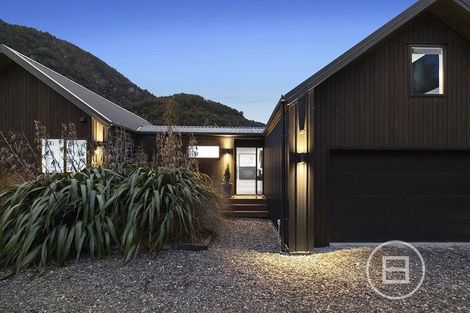 Photo of property in 45 Peregrine Falcon Road, Mount Creighton, Queenstown, 9371