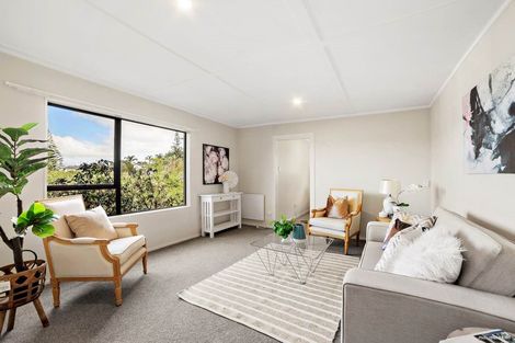 Photo of property in 3 Noeleen Street, Glenfield, Auckland, 0629
