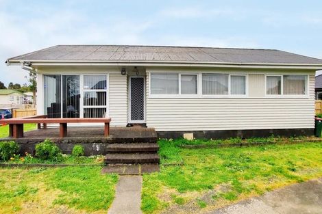 Photo of property in 70 Raglan Street, Mangere East, Auckland, 2024