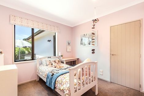 Photo of property in 22 Maple Grove, Acacia Bay, Taupo, 3385