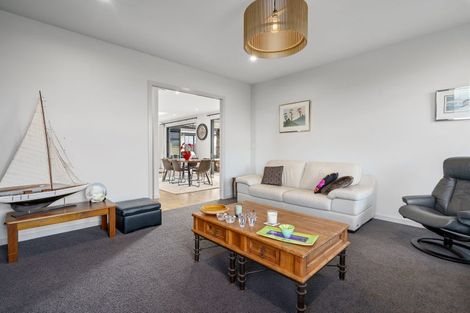 Photo of property in 86 Sunline Drive, Cambridge, 3432