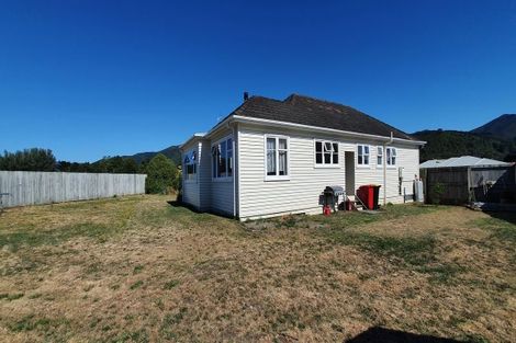 Photo of property in 6 Colonel Place, Featherston, 5710