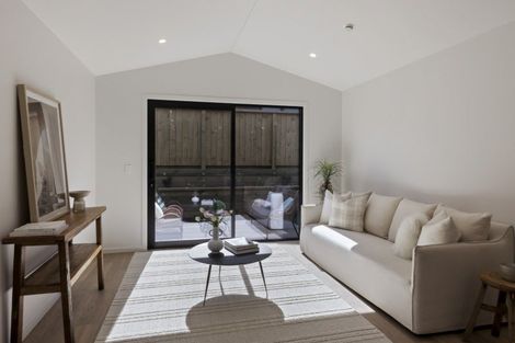 Photo of property in 32 Shelduck Road, Jacks Point, 9371