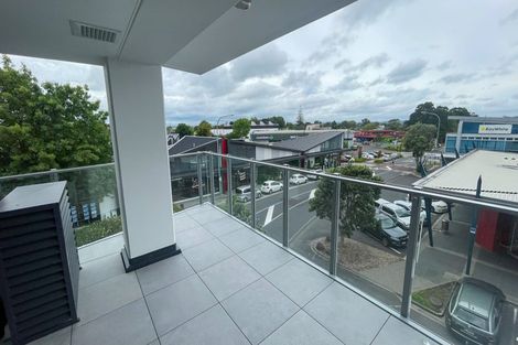 Photo of property in Bella Vista, 2d/84 Gunner Drive, Te Atatu Peninsula, Auckland, 0610