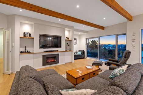 Photo of property in 37 Rosario Crescent, Red Beach, 0932